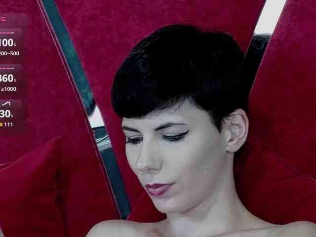 RoxxyRouge webcam
