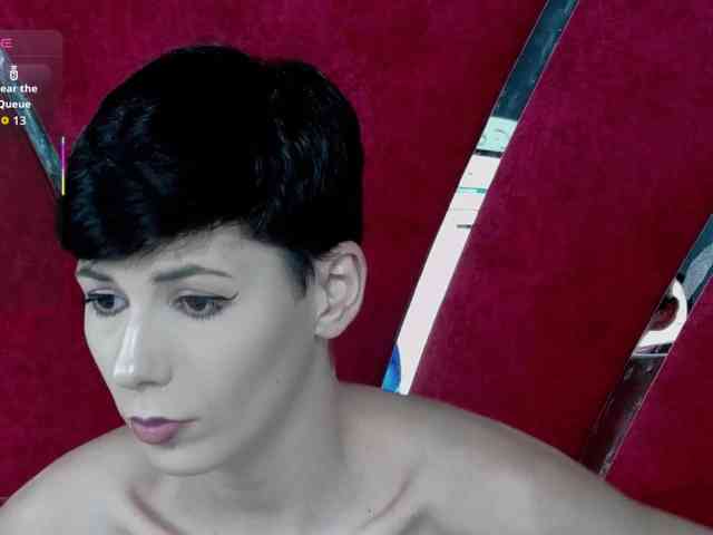 RoxxyRouge webcam