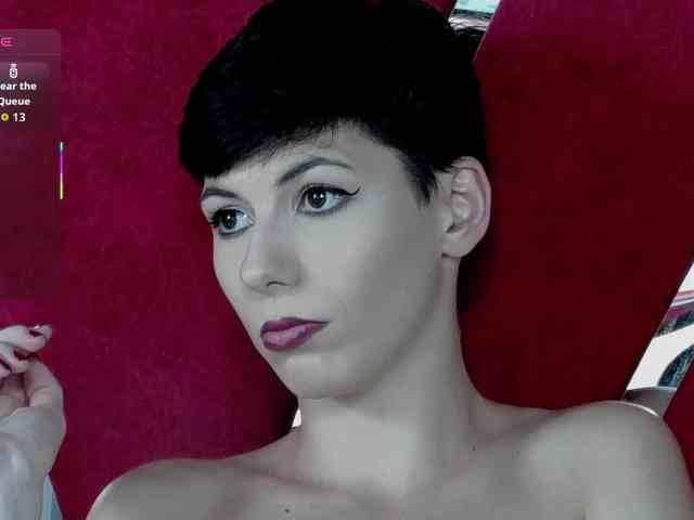 RoxxyRouge webcam
