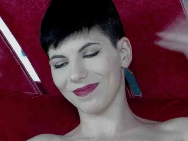 RoxxyRouge RoxxyRouge