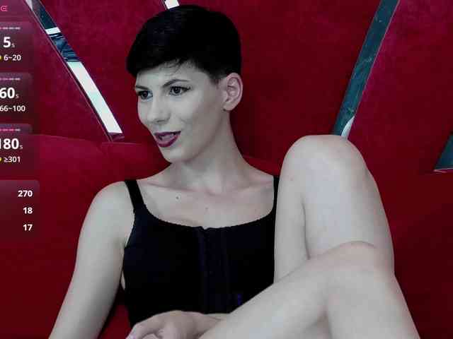 RoxxyRouge webcam