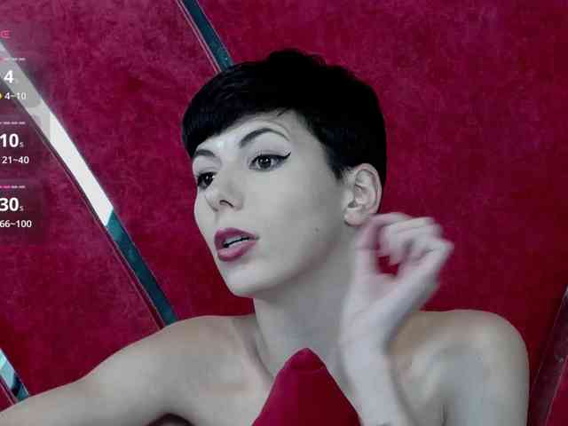 RoxxyRouge webcam