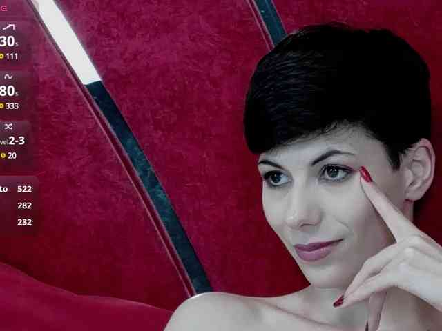 RoxxyRouge webcam