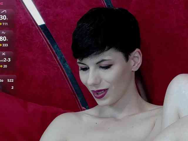 RoxxyRouge webcam