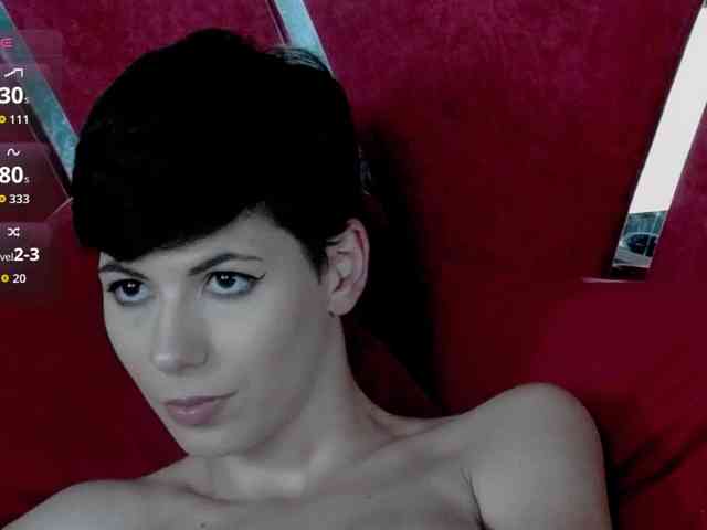 RoxxyRouge webcam