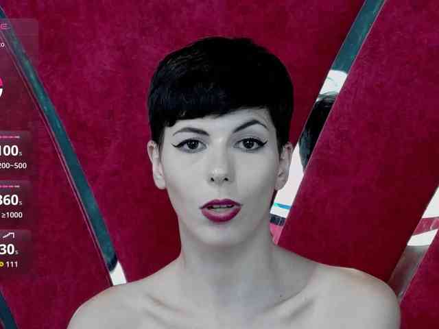 RoxxyRouge webcam
