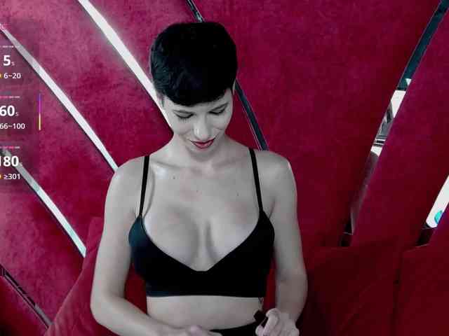RoxxyRouge webcam