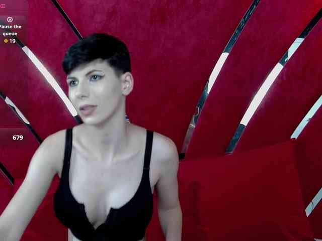 RoxxyRouge webcam
