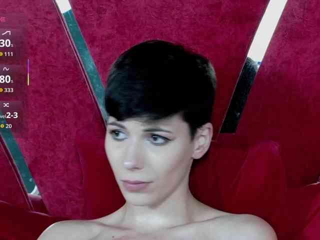 RoxxyRouge webcam