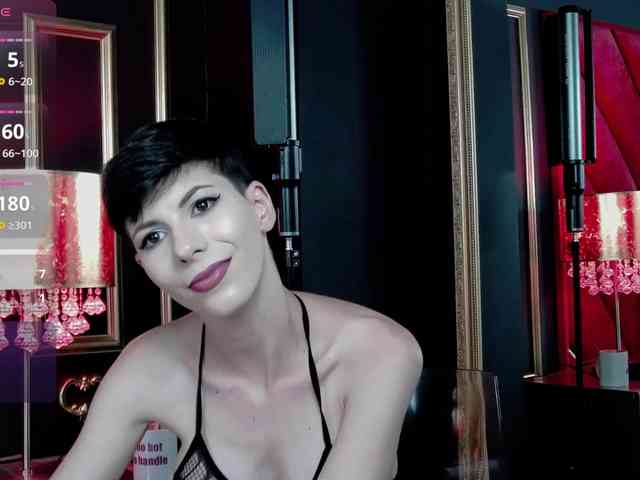 RoxxyRouge webcam