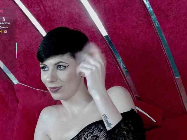 RoxxyRouge RoxxyRouge