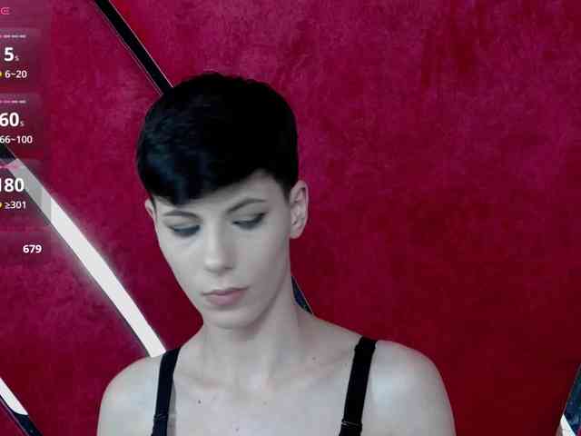 RoxxyRouge webcam
