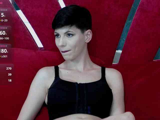 RoxxyRouge webcam