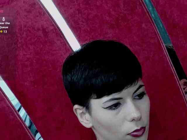 RoxxyRouge webcam