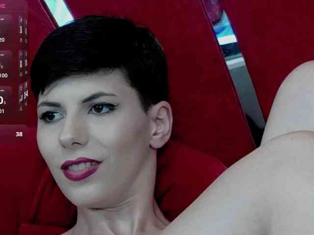 RoxxyRouge webcam