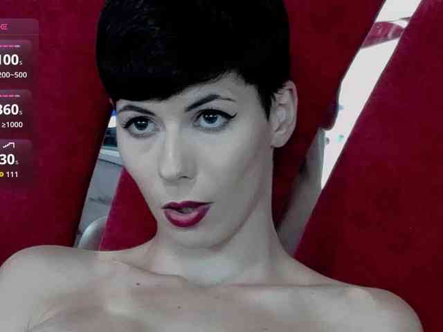 RoxxyRouge webcam