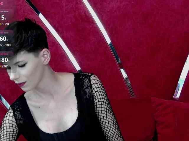 RoxxyRouge webcam