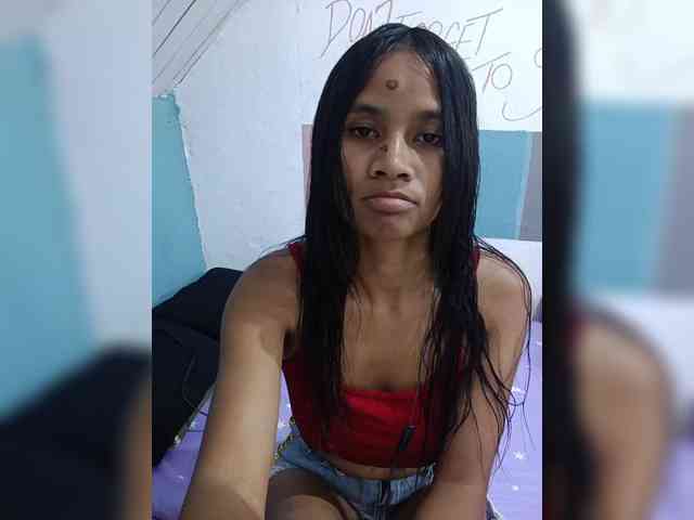 TitiAnnah webcam