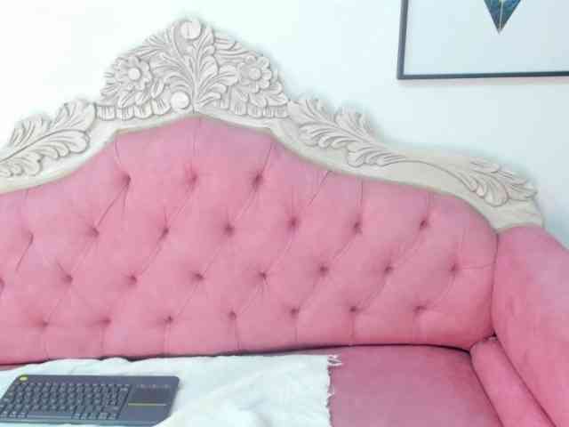 Mia-Collivens webcam