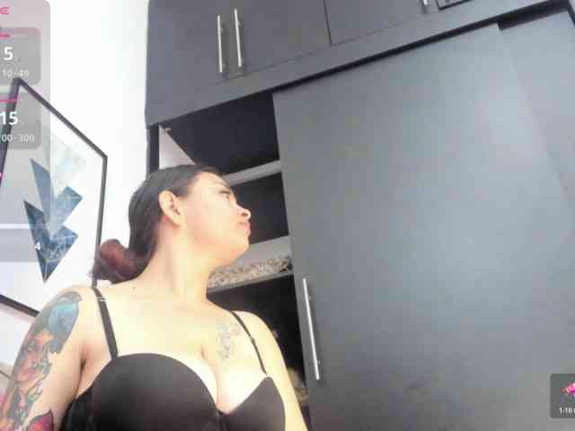 Mia-Collivens webcam
