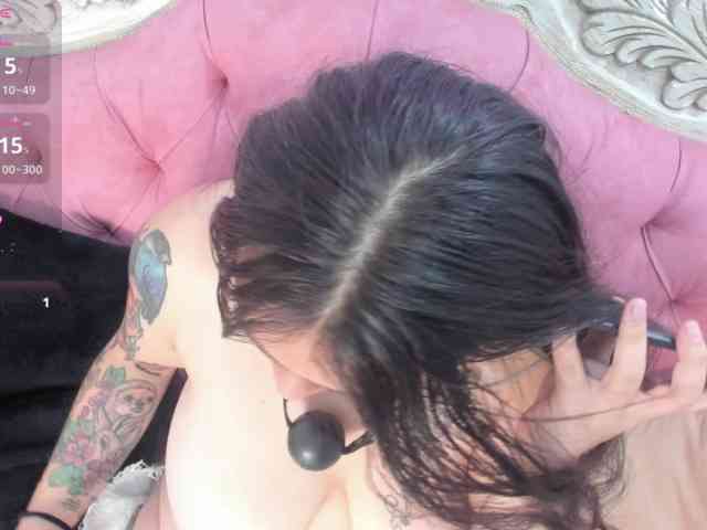 Mia-Collivens webcam