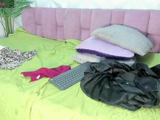 Mia-Collivens webcam