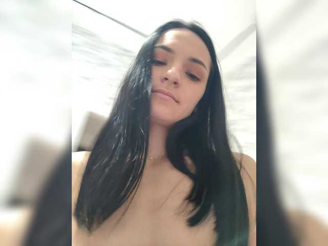 Adelina-Libby's BongaCams show and profile