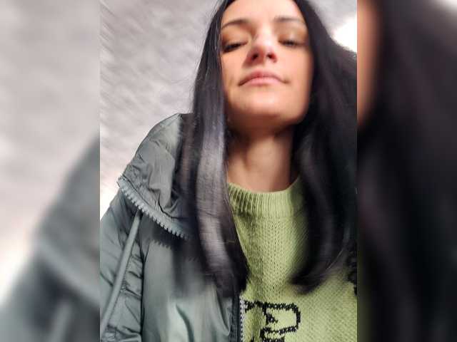 Adelina-Libby's BongaCams show and profile