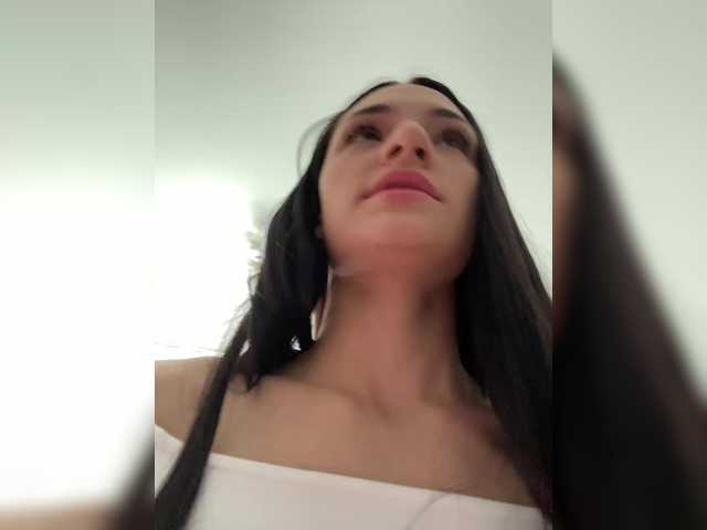 Adelina-Libby's BongaCams show and profile