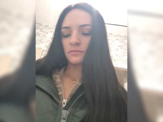 Adelina-Libby's BongaCams show and profile