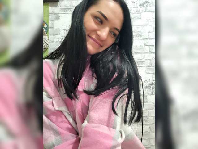 Adelina-Libby's BongaCams show and profile