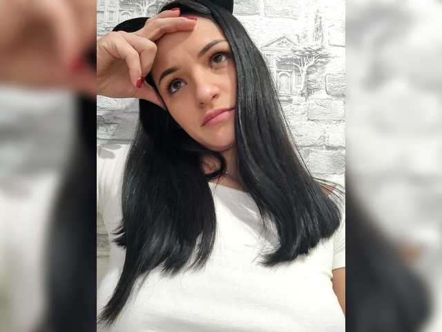 Adelina-Libby's BongaCams show and profile