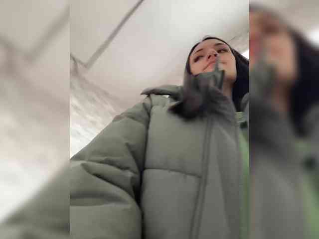 chat on line Adelina-Libby