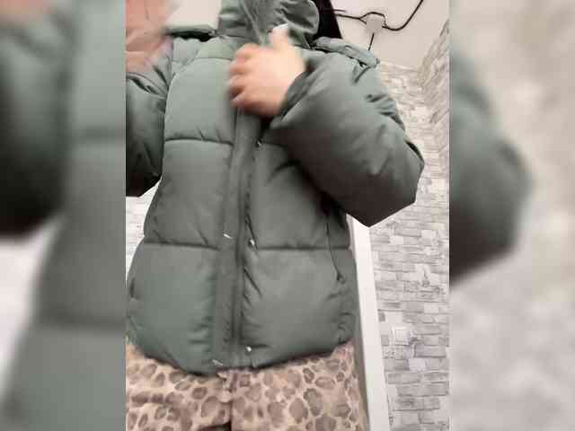 chat on line Adelina-Libby