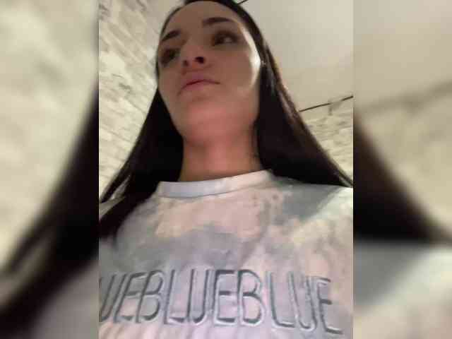 Adelina-Libby Live Webcam on BongaCams