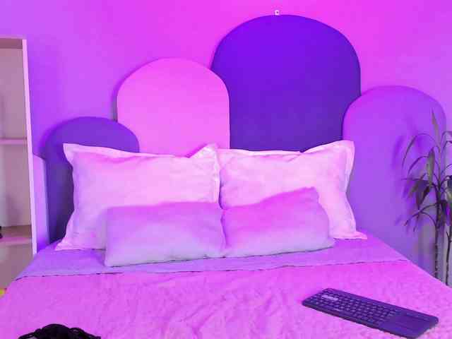 SophieGomez2 Live Webcam on BongaCams