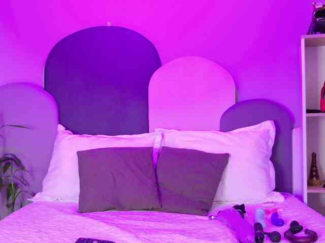 SophieGomez2 Live Webcam on BongaCams