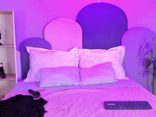 SophieGomez2 Live Webcam on BongaCams