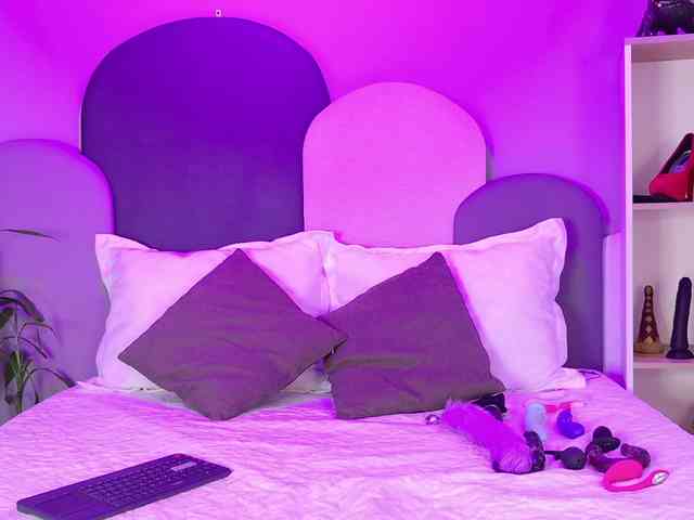 SophieGomez2 Live Webcam on BongaCams