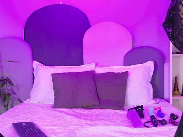 SophieGomez2 Live Webcam on BongaCams