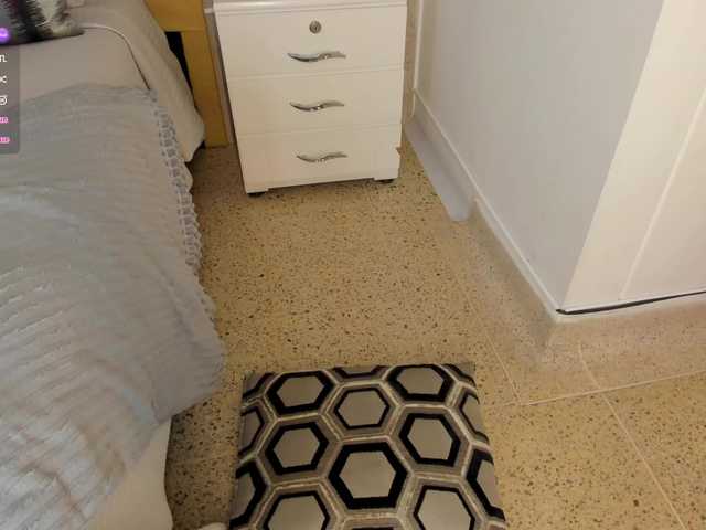 isabellasouza's BongaCams show and profile