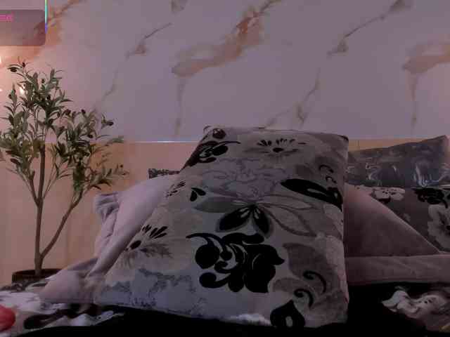 IsabellaSouza webcam