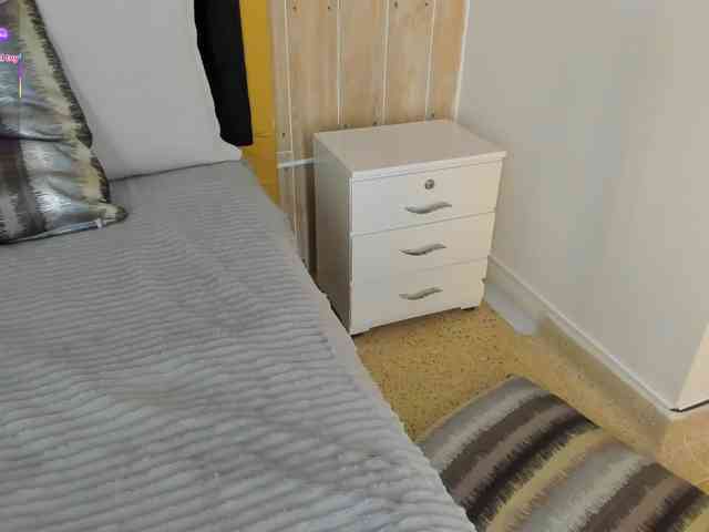 IsabellaSouza webcam