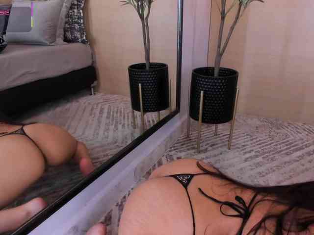 IsabellaSouza webcam