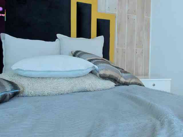 IsabellaSouza webcam