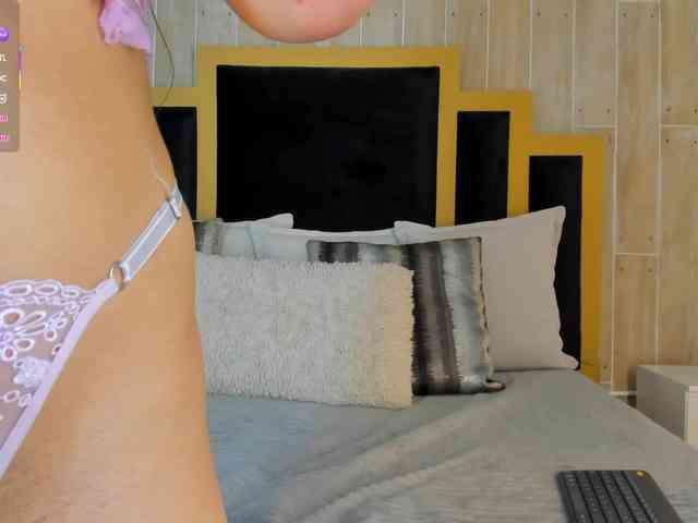 IsabellaSouza webcam