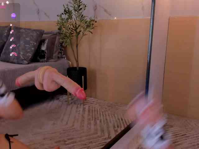IsabellaSouza webcam