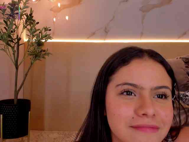 IsabellaSouza webcam