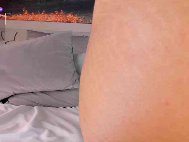 IsabellaSouza webcam
