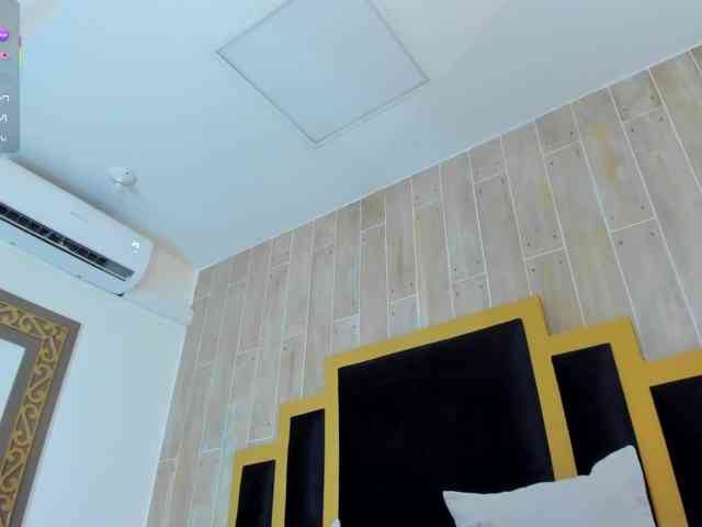 IsabellaSouza webcam